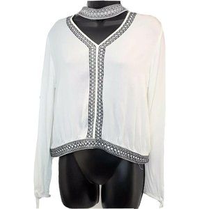 Blu Pepper Peasant Shirt Size Large White Black Embroidered High Cut Out Neck